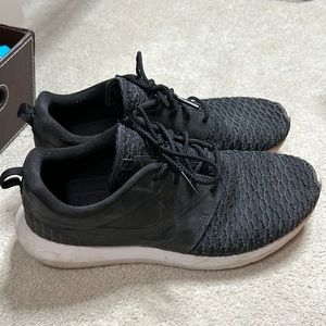 Nike Men’s Walking Shoe good condition